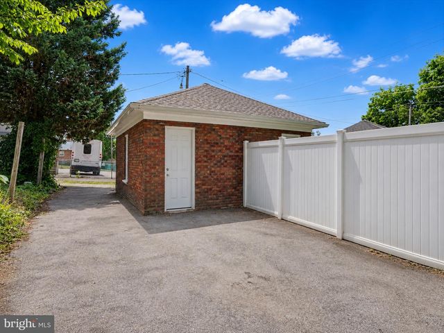 40 N HARTMAN ST, York, PA 17403