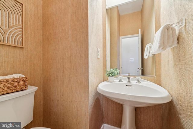 6306 30TH ST NW, Washington, DC 20015