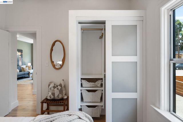 2617 Santa Clara Ave, Alameda, CA 94501