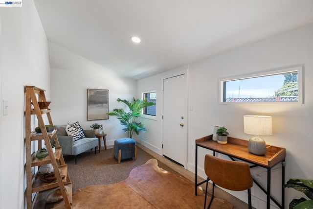 2617 Santa Clara Ave, Alameda, CA 94501