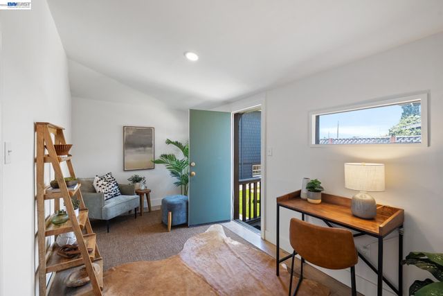 2617 Santa Clara Ave, Alameda, CA 94501