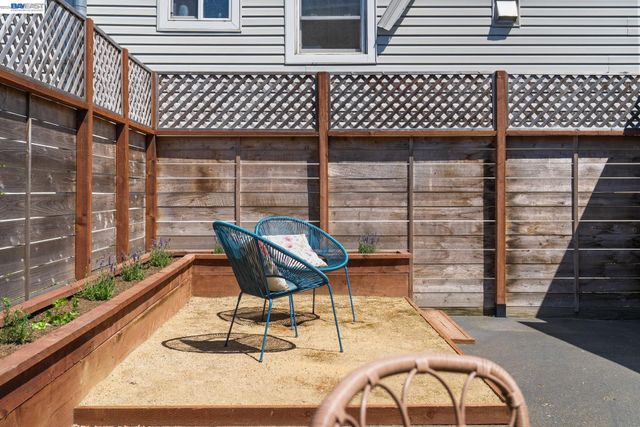 2617 Santa Clara Ave, Alameda, CA 94501
