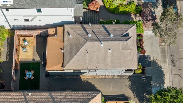 2617 Santa Clara Ave, Alameda, CA 94501