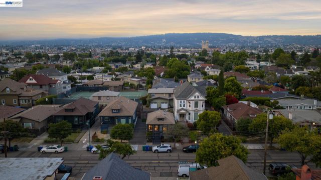 2617 Santa Clara Ave, Alameda, CA 94501