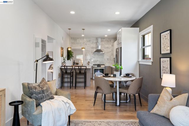2617 Santa Clara Ave, Alameda, CA 94501
