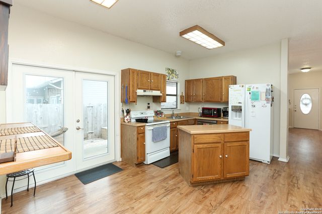 7064 BEECH TRL, San Antonio, TX 78244