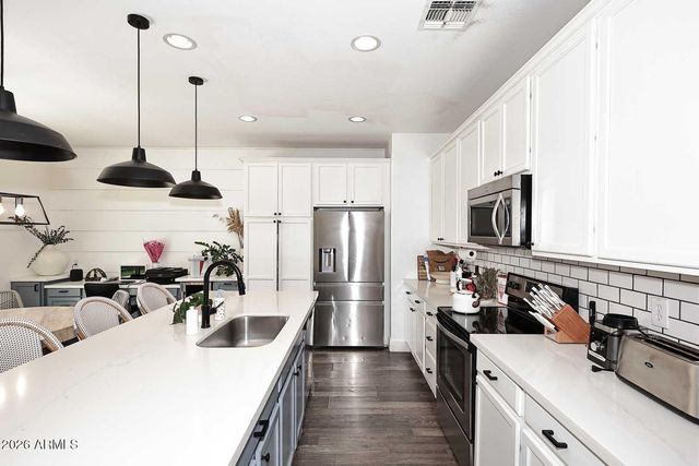 3337 E Riverdale Street, Mesa, AZ 85213