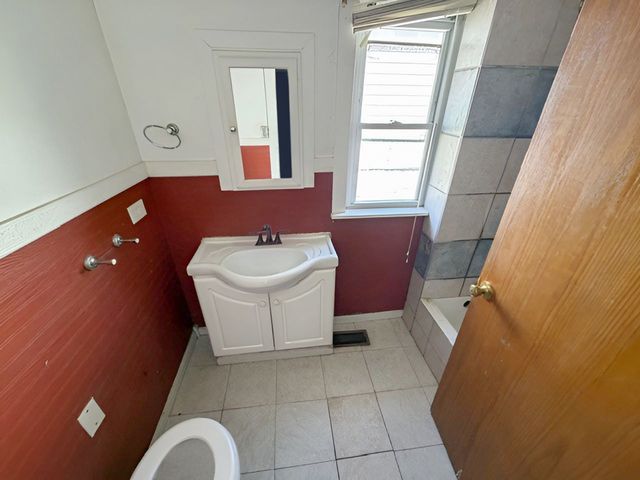 492 Freeland Avenue, Calumet City, IL 60409