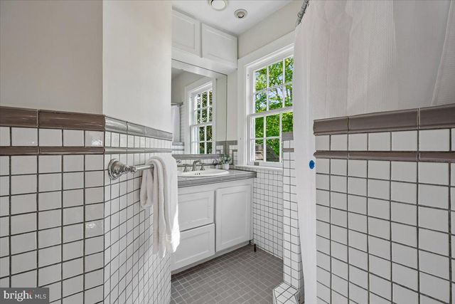6911 RIDGEWOOD AVE, Chevy Chase, MD 20815