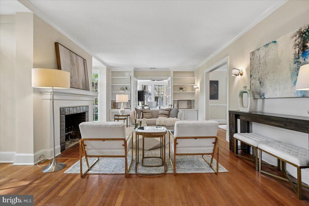 Image 9 of property listing at 6911 RIDGEWOOD AVE, Chevy Chase, MD 20815