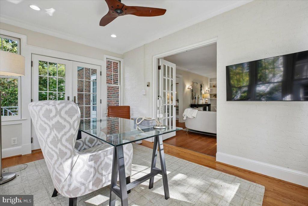 Image 15 of property listing at 6911 RIDGEWOOD AVE, Chevy Chase, MD 20815