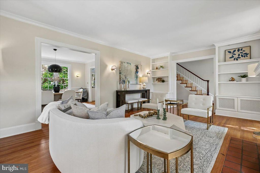 Image 16 of property listing at 6911 RIDGEWOOD AVE, Chevy Chase, MD 20815