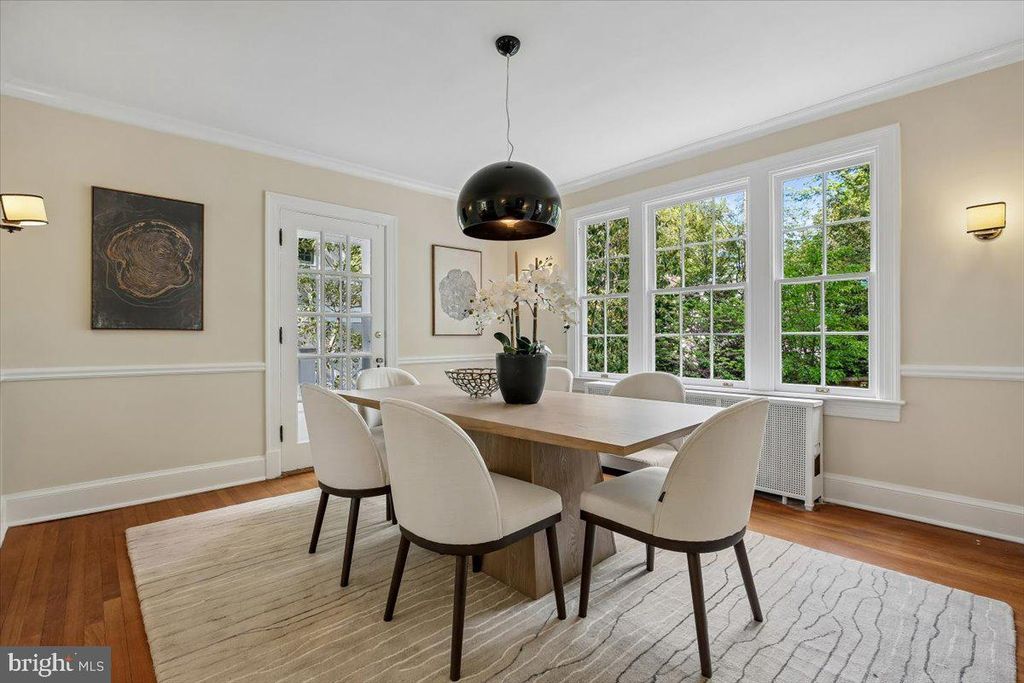 Image 18 of property listing at 6911 RIDGEWOOD AVE, Chevy Chase, MD 20815