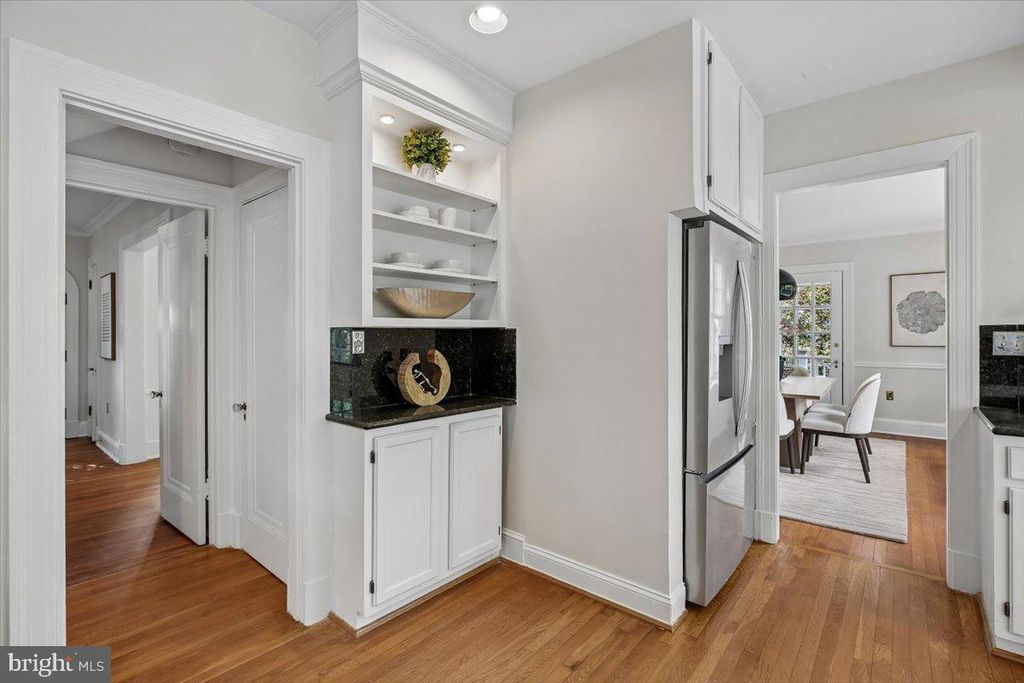 Image 21 of property listing at 6911 RIDGEWOOD AVE, Chevy Chase, MD 20815