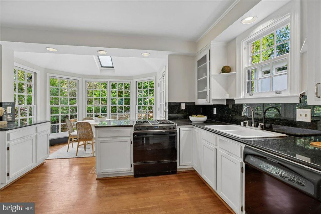 Image 25 of property listing at 6911 RIDGEWOOD AVE, Chevy Chase, MD 20815