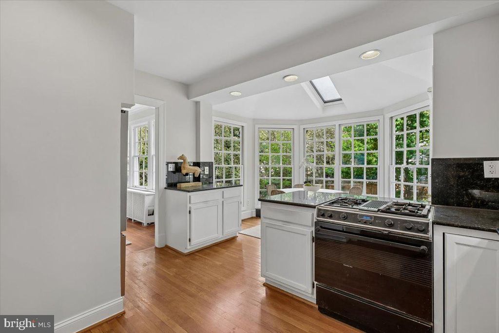 Image 27 of property listing at 6911 RIDGEWOOD AVE, Chevy Chase, MD 20815