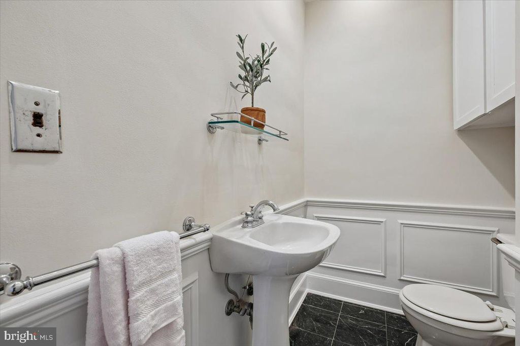 Image 28 of property listing at 6911 RIDGEWOOD AVE, Chevy Chase, MD 20815