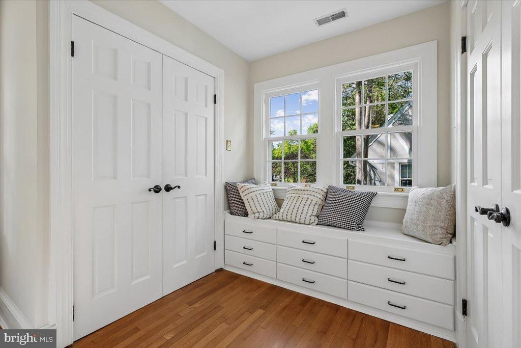 Image 33 of property listing at 6911 RIDGEWOOD AVE, Chevy Chase, MD 20815