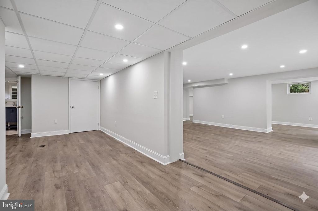 Image 47 of property listing at 6911 RIDGEWOOD AVE, Chevy Chase, MD 20815