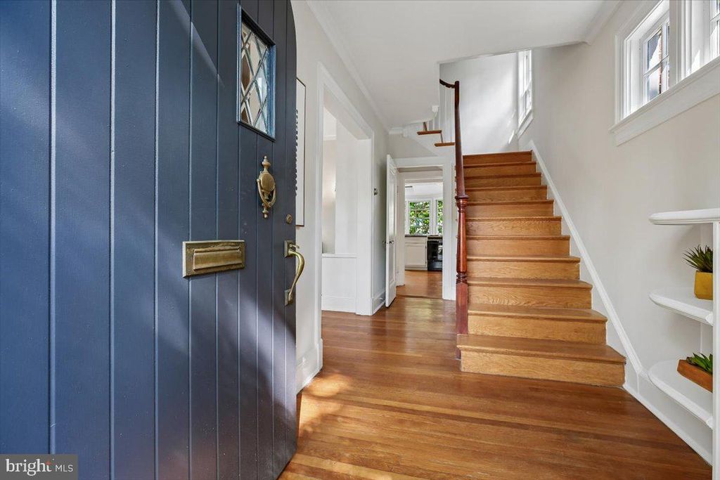 Image 4 of property listing at 6911 RIDGEWOOD AVE, Chevy Chase, MD 20815