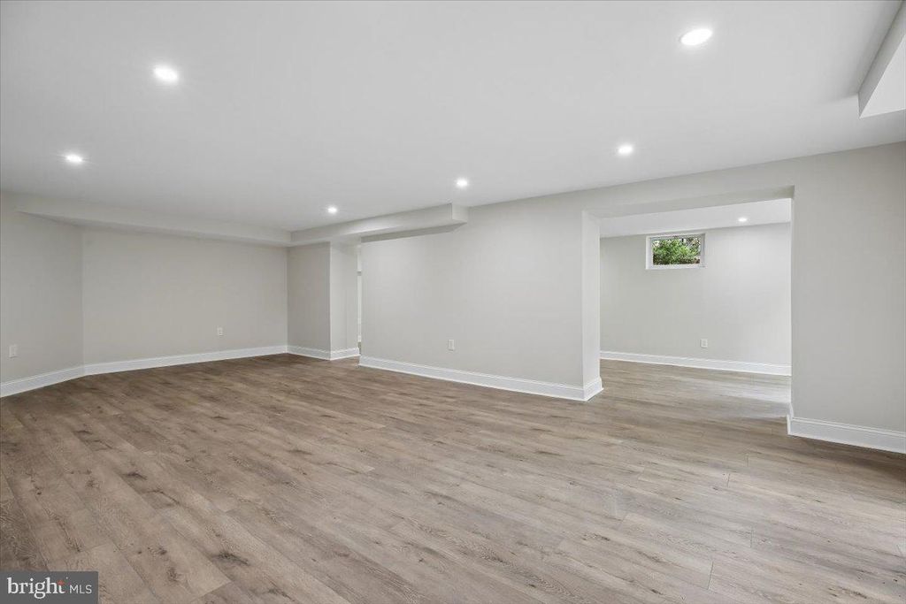 Image 49 of property listing at 6911 RIDGEWOOD AVE, Chevy Chase, MD 20815