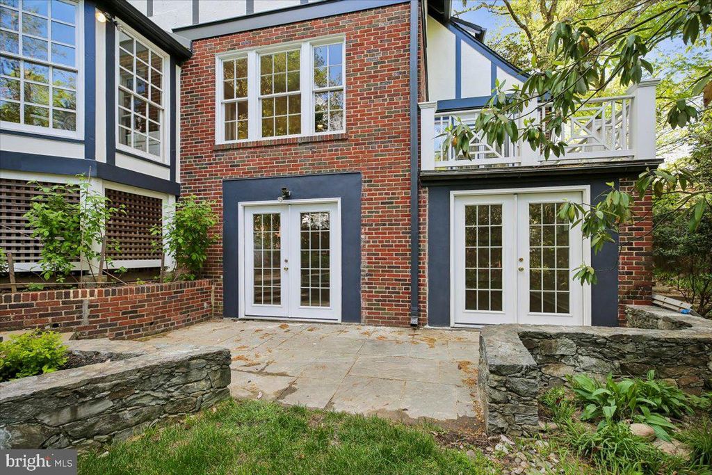 Image 54 of property listing at 6911 RIDGEWOOD AVE, Chevy Chase, MD 20815