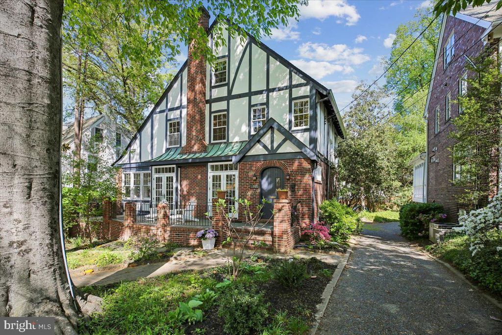 Image 58 of property listing at 6911 RIDGEWOOD AVE, Chevy Chase, MD 20815