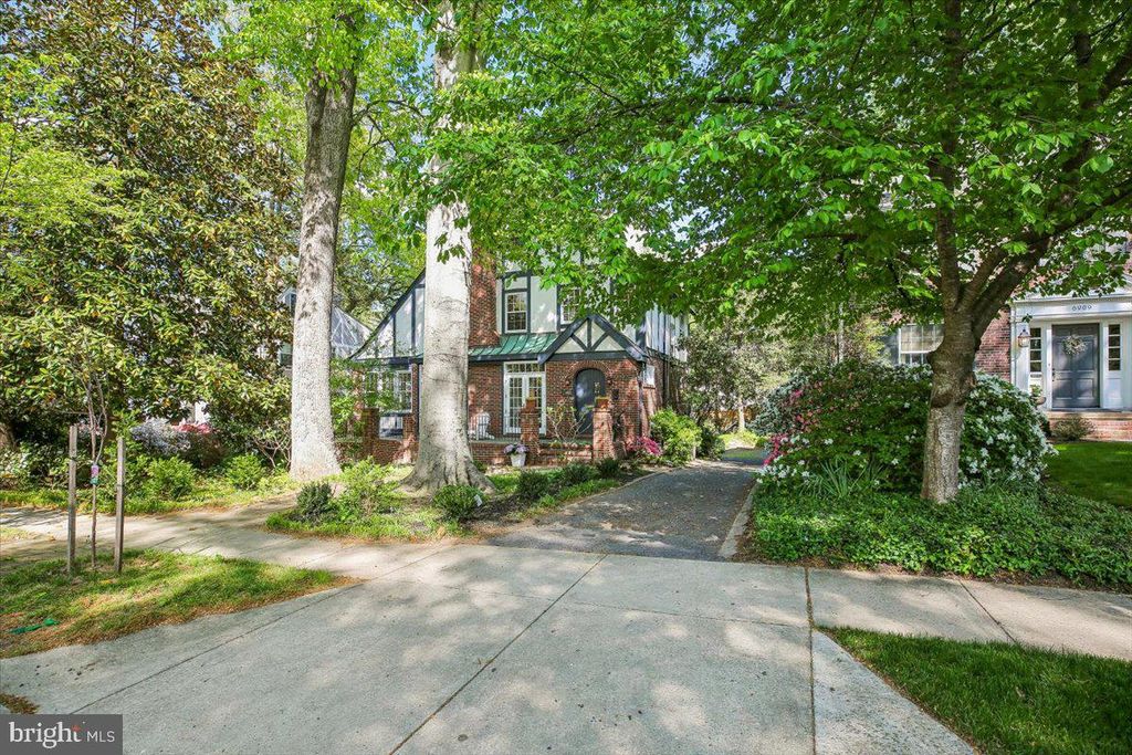 Image 60 of property listing at 6911 RIDGEWOOD AVE, Chevy Chase, MD 20815