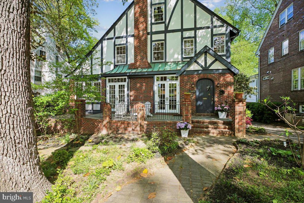 Image 62 of property listing at 6911 RIDGEWOOD AVE, Chevy Chase, MD 20815
