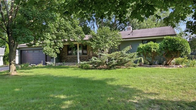 1819 Grandview Drive, Eau Claire, WI 54703