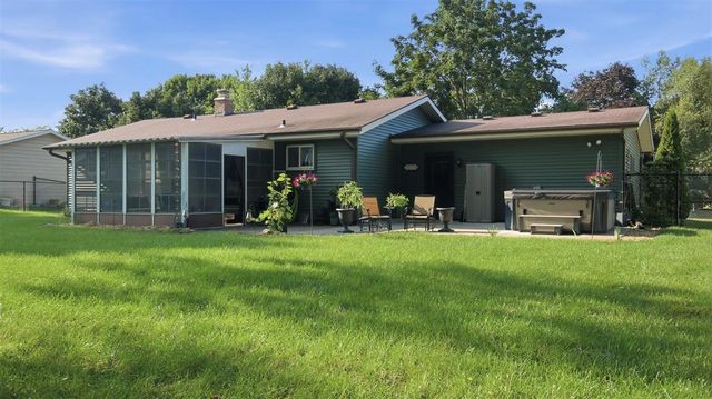 1819 Grandview Drive, Eau Claire, WI 54703