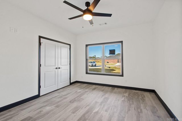 1064 Duke Drive, Bauxite, AR 72011