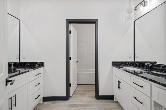 1064 Duke Drive, Bauxite, AR 72011