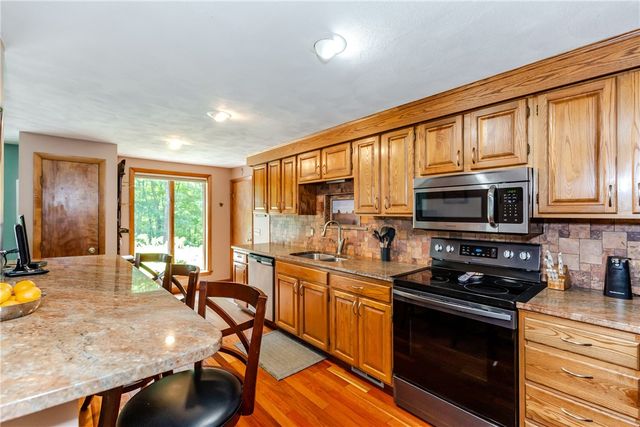140 Burlingame Rd Road, Smithfield, RI 02917