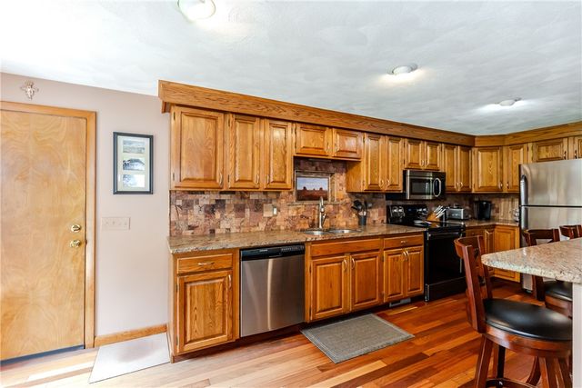 140 Burlingame Rd Road, Smithfield, RI 02917