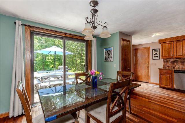 140 Burlingame Rd Road, Smithfield, RI 02917