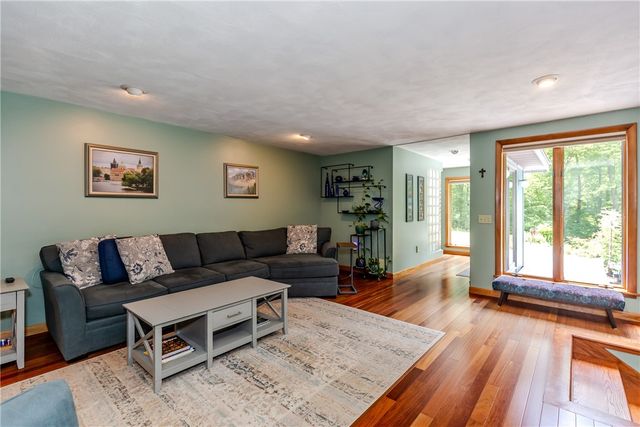 140 Burlingame Rd Road, Smithfield, RI 02917