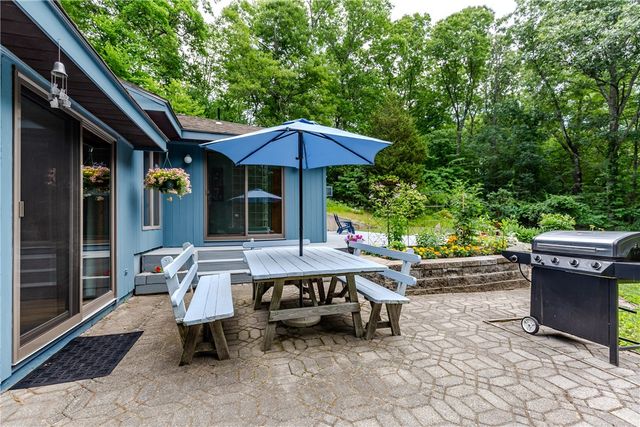 140 Burlingame Rd Road, Smithfield, RI 02917