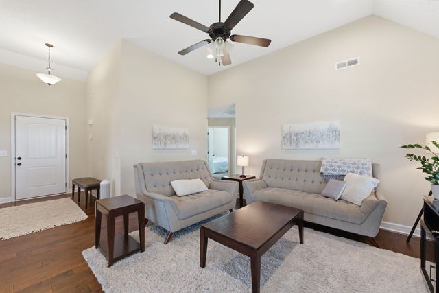 7914 Natahna Ct, Murfreesboro, TN 37127