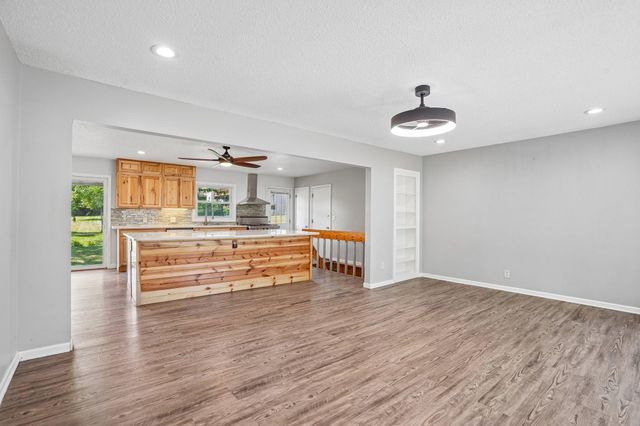 15204 Lead Street, Burnsville, MN 55306