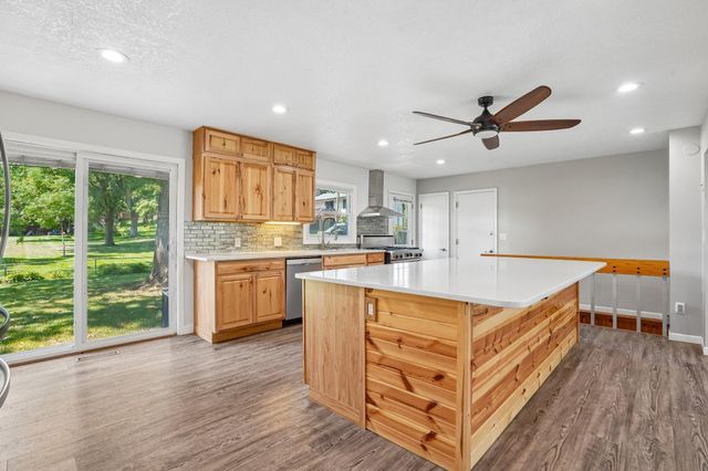 15204 Lead Street, Burnsville, MN 55306