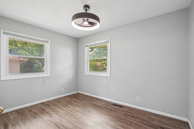 15204 Lead Street, Burnsville, MN 55306