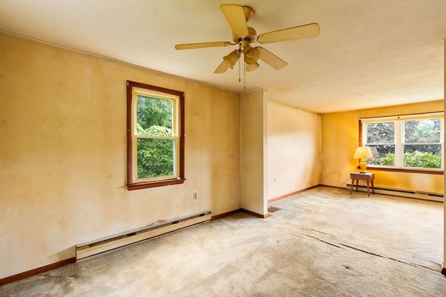 79 Chapel St, Gardner, MA 01440