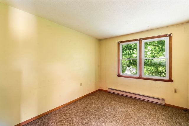 79 Chapel St, Gardner, MA 01440
