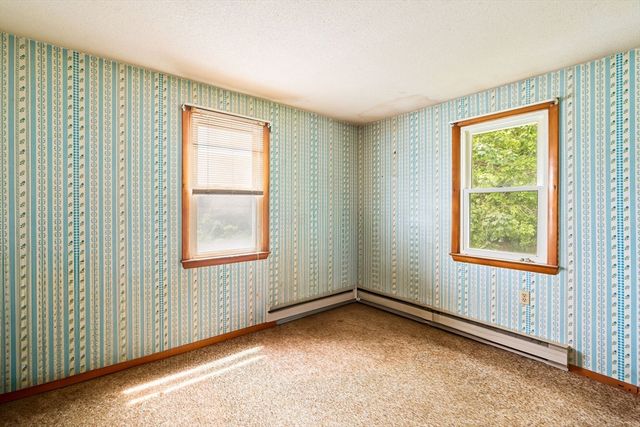 79 Chapel St, Gardner, MA 01440