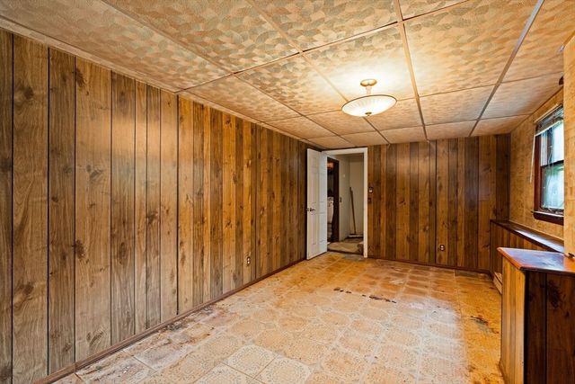 79 Chapel St, Gardner, MA 01440