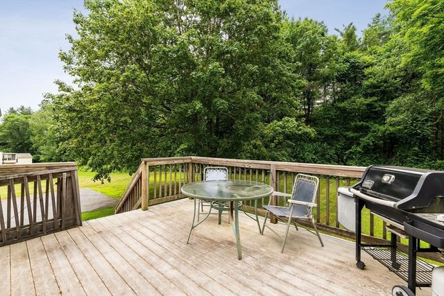 79 Chapel St, Gardner, MA 01440