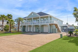 1315 Tiki Drive, Tiki Island, TX 77554