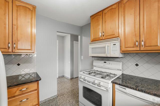 3212 Giegerich Place 3, Bronx, NY 10465