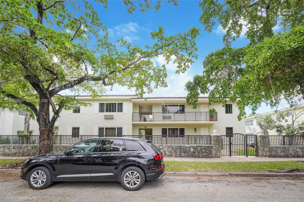 35 Antilla Avenue, Coral Gables, FL 33134